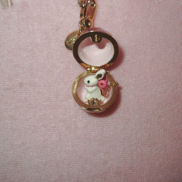 Juicy Couture Bunny Rabbit Egg Charm Locket For Bracelet Opens Limited Edition - Picture 1 of 11